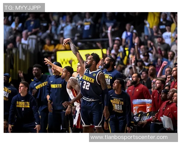 乔约翰逊谈克莱现状认为他需要队友帮助以找回状态